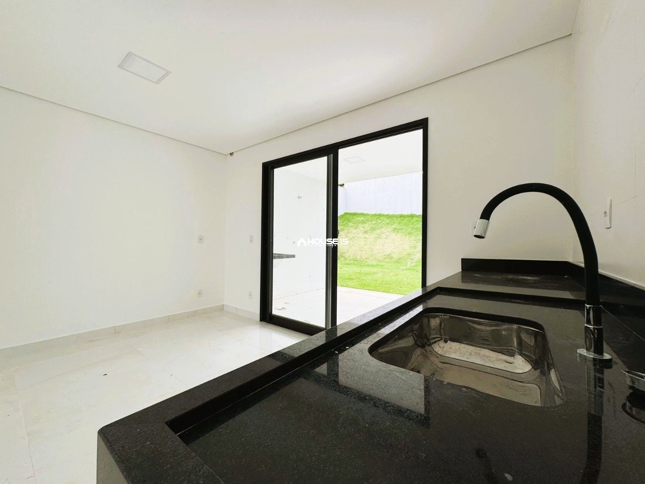 Casa de 3 Quartos à Venda em Nova Guarapari - Guarapari - Espírito Santo - Brasil - 6