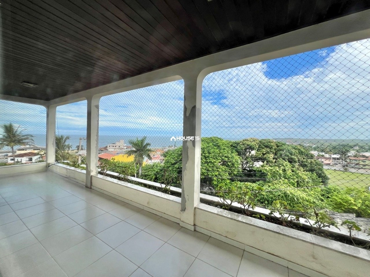 Casa de 5 Quartos à Venda em Ipiranga - Guarapari - Espírito Santo - Brasil - 1