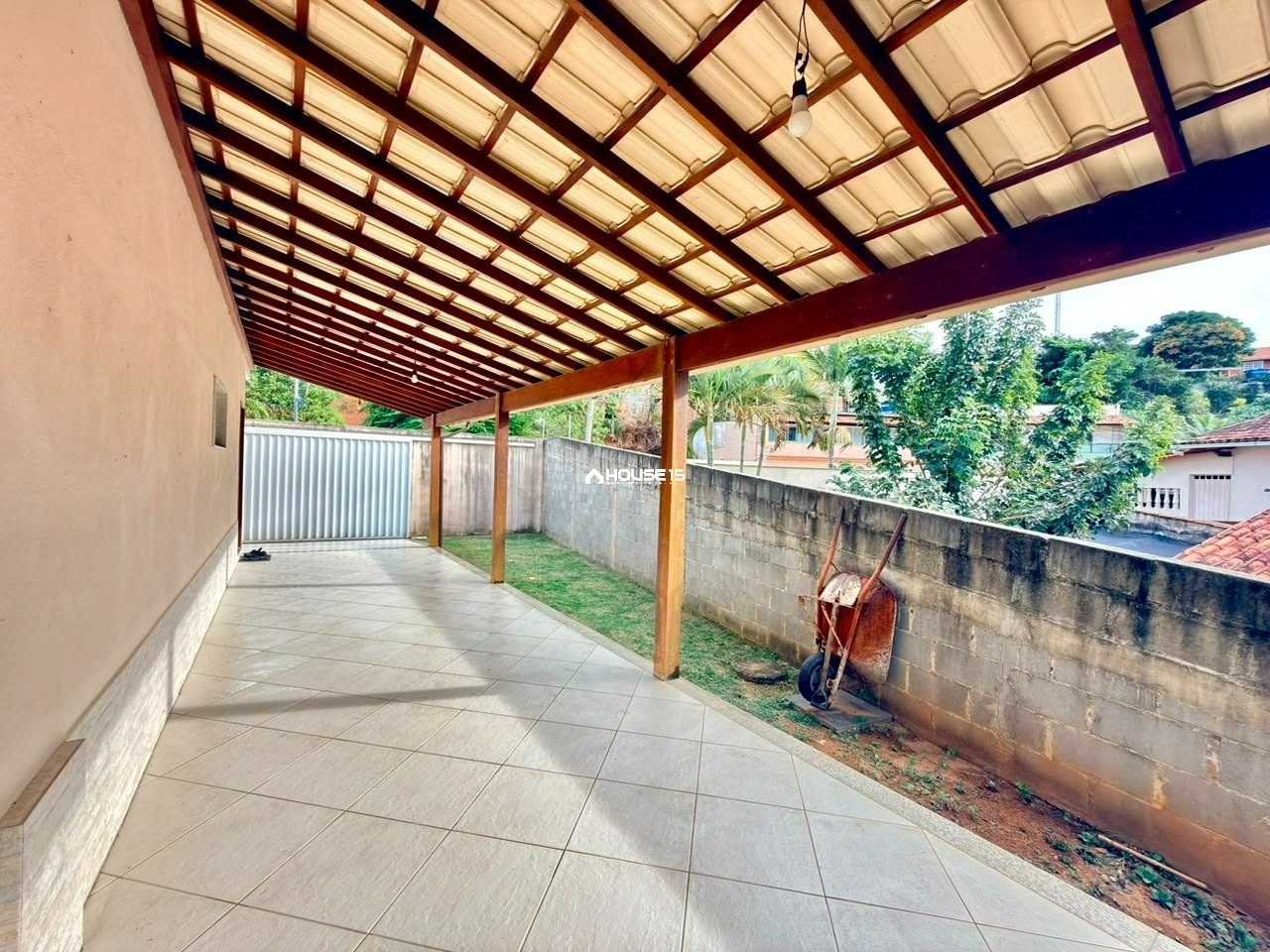 Casa de 5 Quartos à Venda em Setiba - Guarapari - Espírito Santo - Brasil - 3