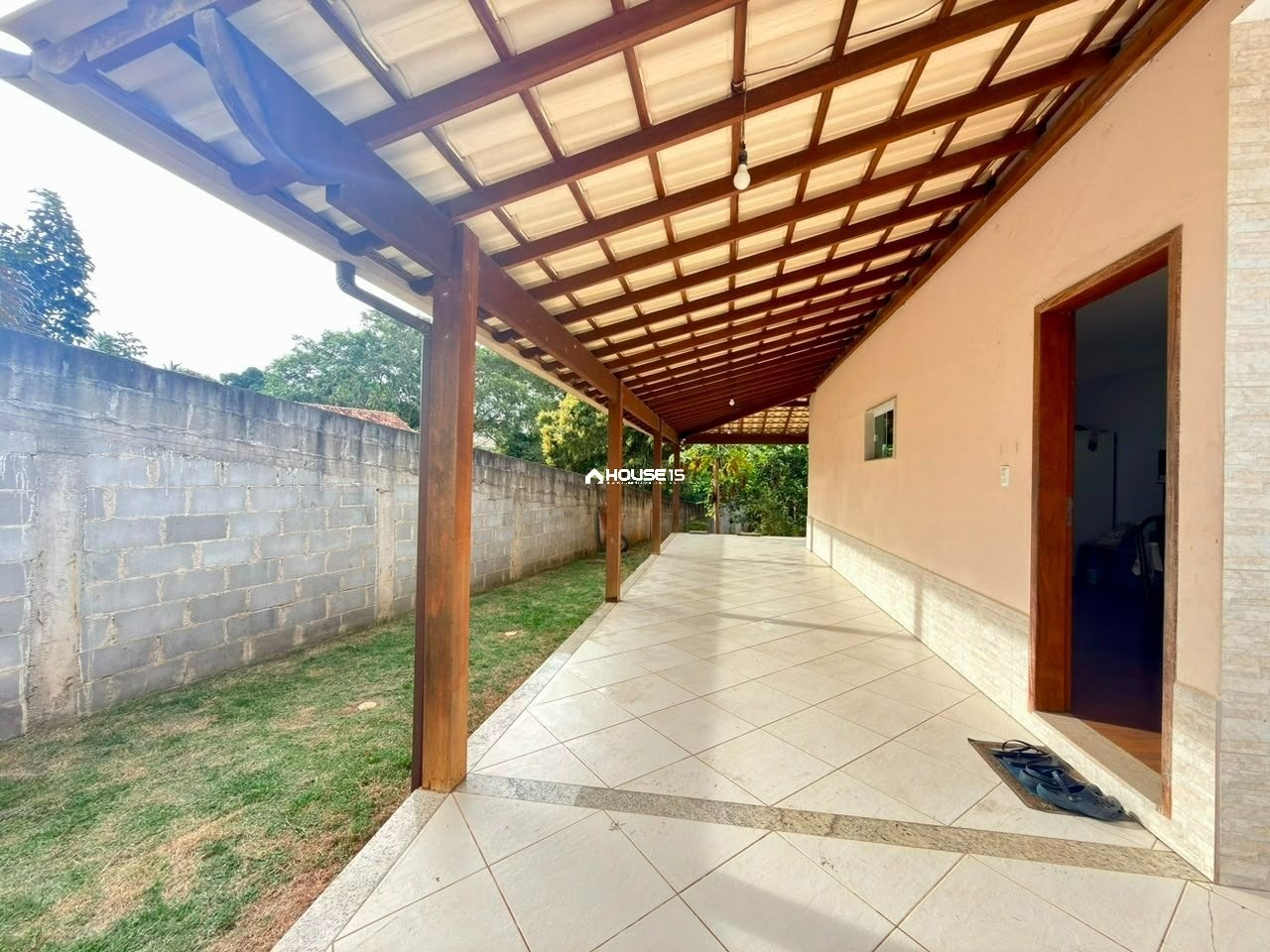 Casa de 5 Quartos à Venda em Setiba - Guarapari - Espírito Santo - Brasil - 4