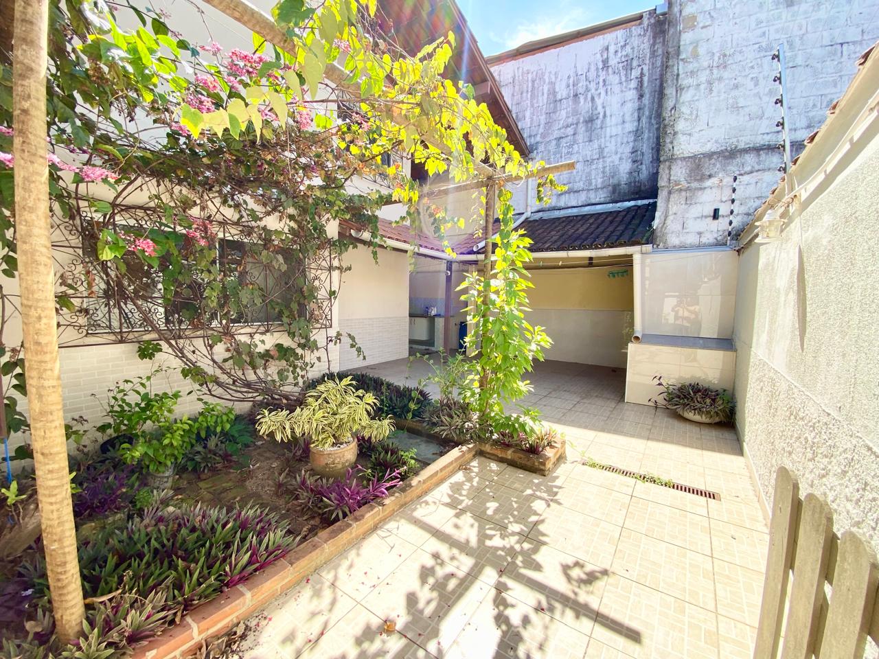 Casa de 5 Quartos com Piscina à Venda a 100 m da Praia – Guarapari – ES - 6