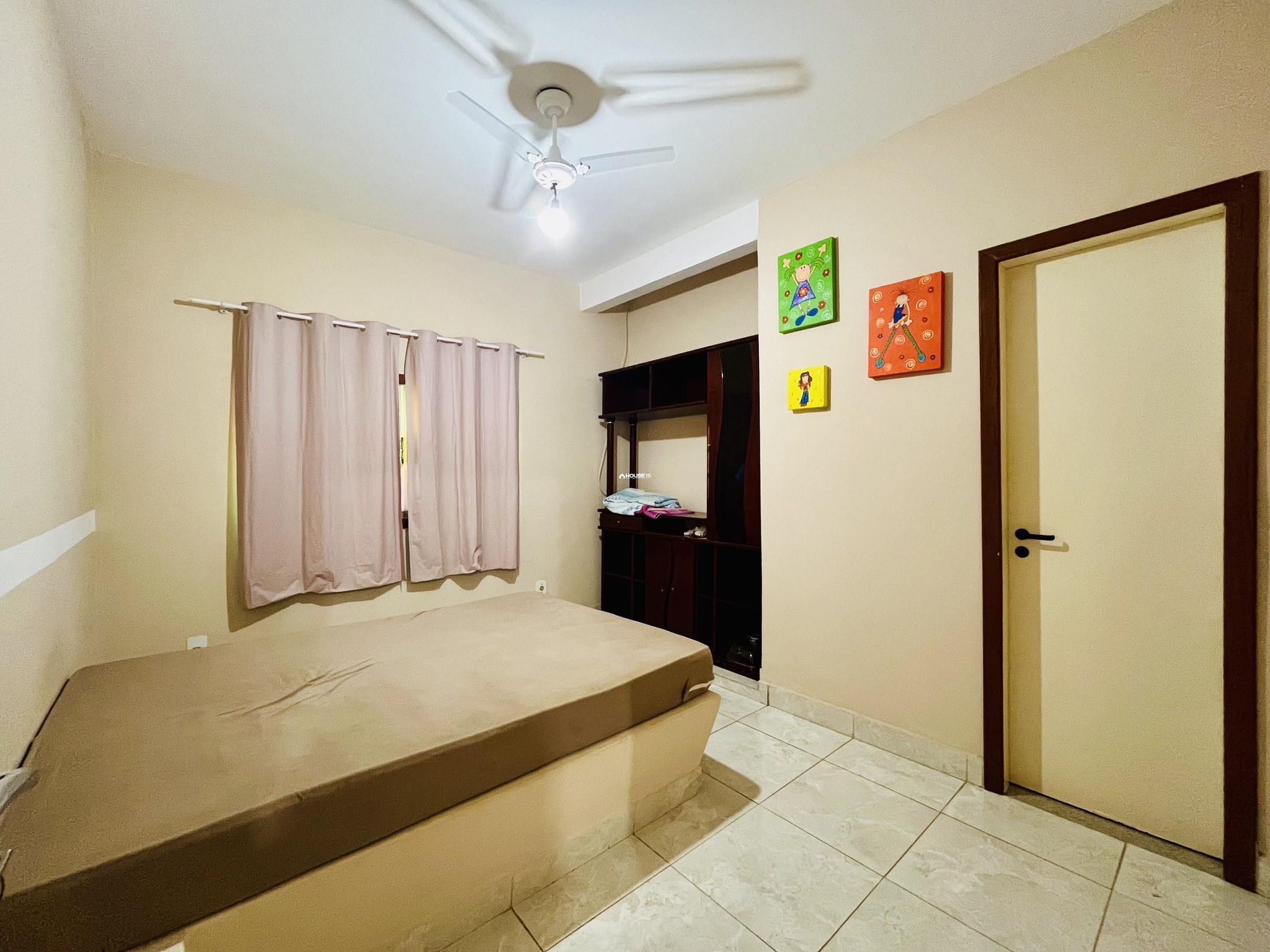 Casa de 6 Quartos à Venda em Setiba - Guarapari - Espírito Santo - Brasil - 4