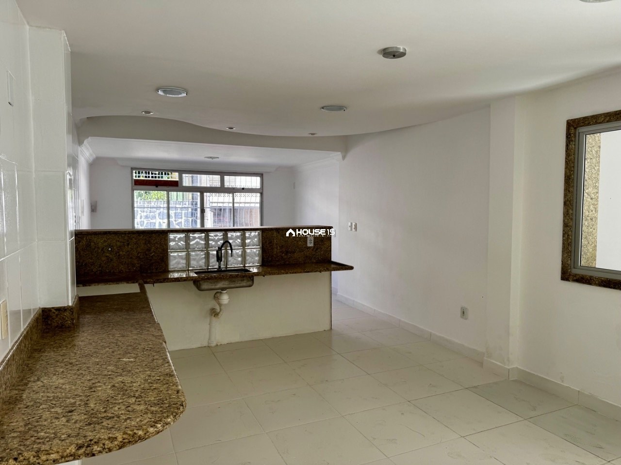 Casa de 6 Quartos à Venda no Centro - Guarapari - Espírito Santo - Brasil - 4