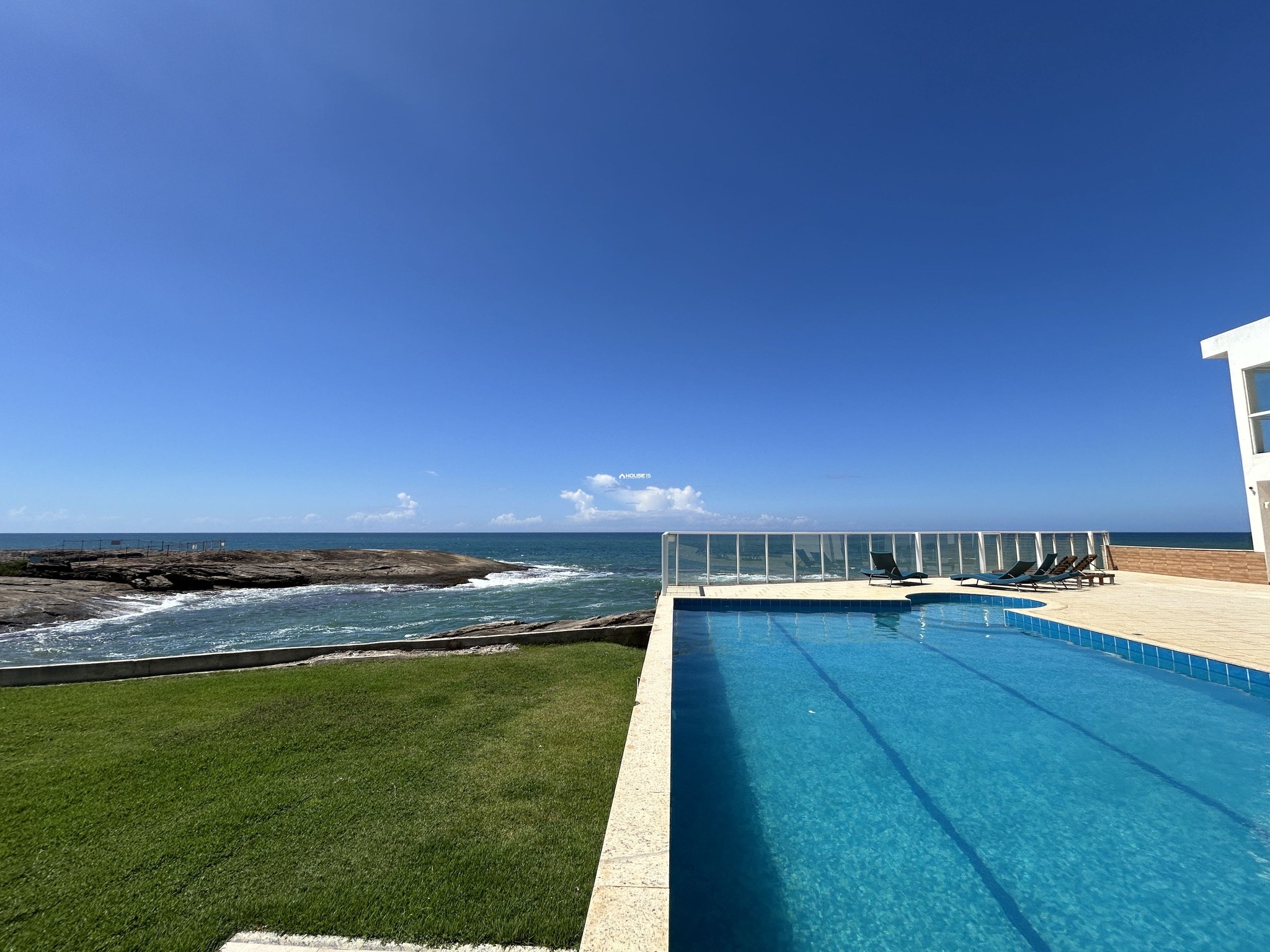Casa de 7 Quartos à Venda na Enseada Azul - Guarapari - Espírito Santo - Brasil - 3