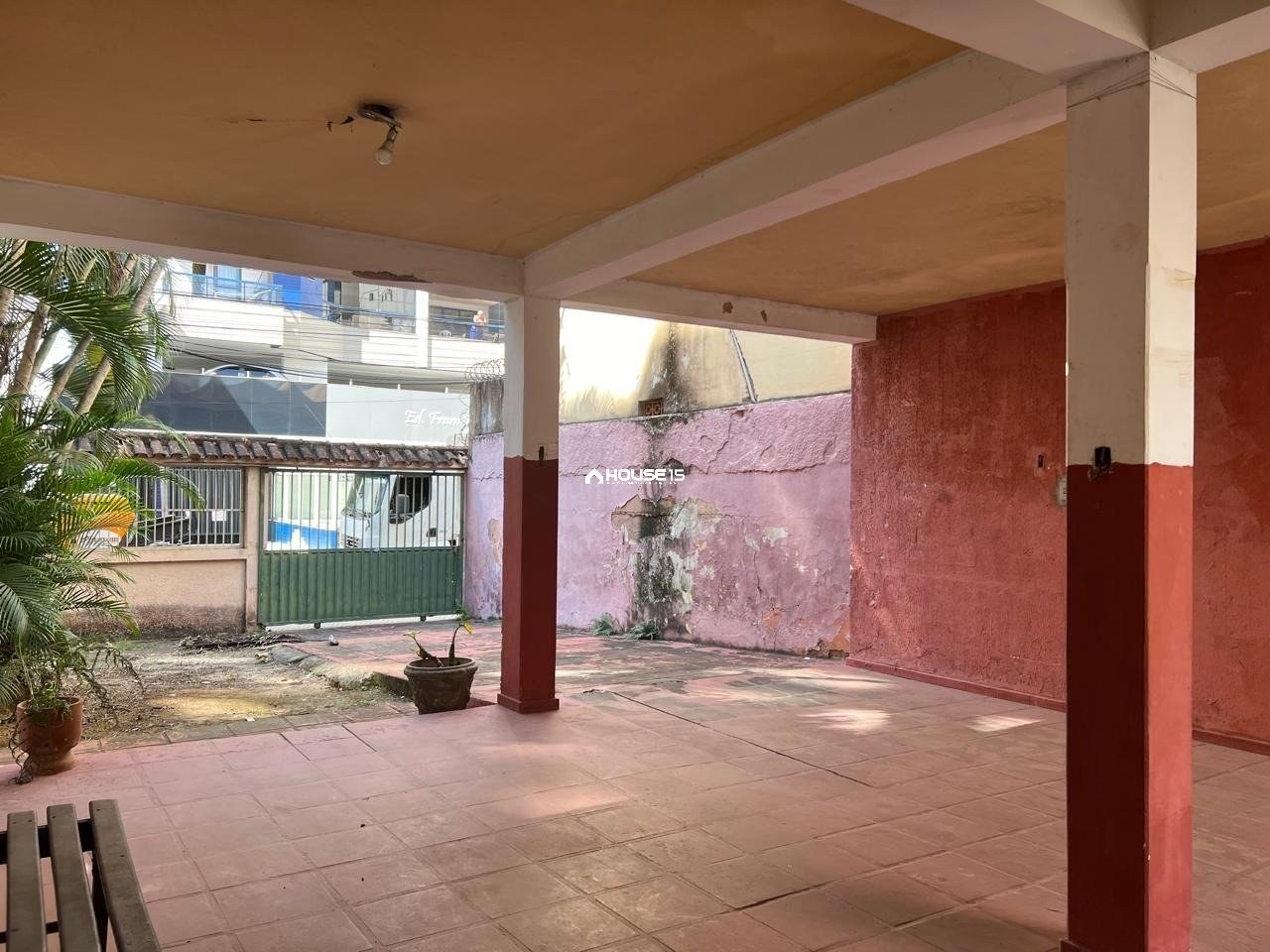 Casa de 8 Quartos à Venda na Praia do Morro - Guarapari - Espírito Santo - Brasil - 2