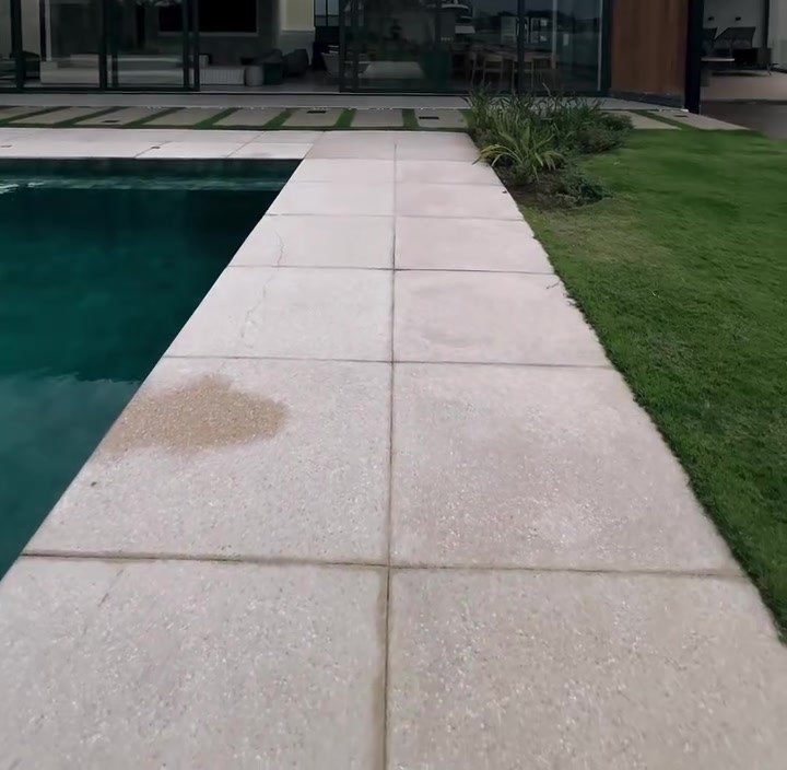 Casa de Alto Padrão no Canal à Venda em Guarapari - Espírito Santo - Brasil - 2