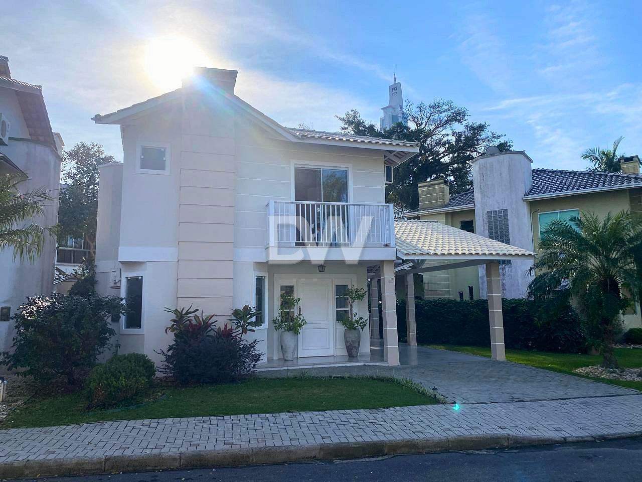 Casa em Condomínio com 3 Quartos à Venda em Balneário Camboriú - Santa Catarina - Brasil - 1