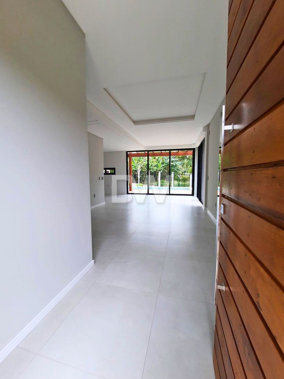 Casa em Condomínio com 3 Suítes à Venda em Balneário Camboriú - Santa Catarina - Brasil - 2