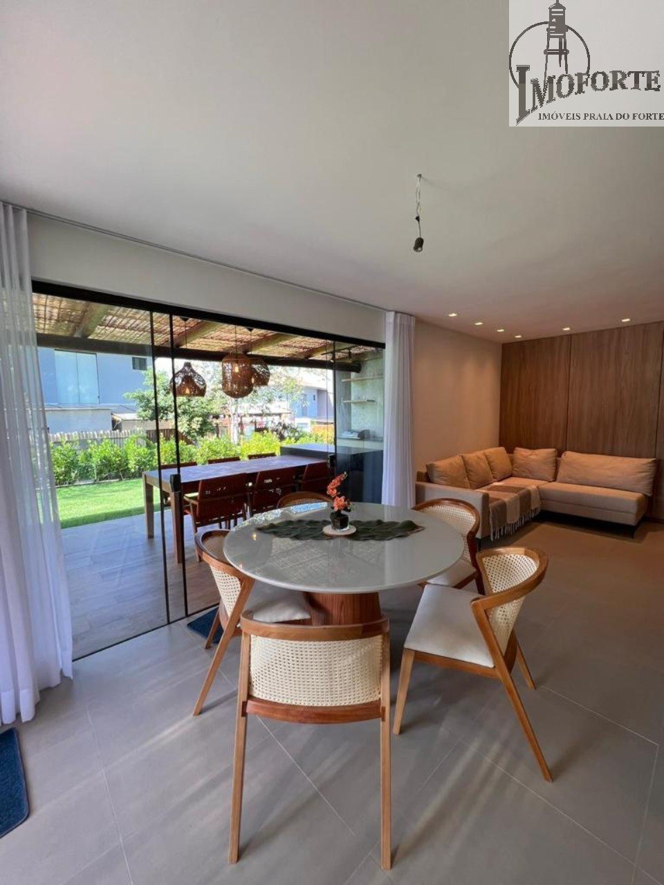 Casa em Condomínio com 3 Suítes à Venda em Praia do Forte – Mata de São João – BA - 2