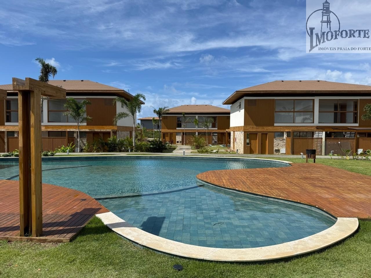Casa em Condomínio com 4 Suítes à Venda em Praia do Forte – Mata de São João – BA - 1