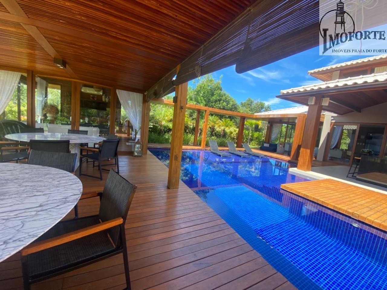 Casa em Condomínio com 4 Suítes à Venda em Praia do Forte – Mata de São João – BA - 1