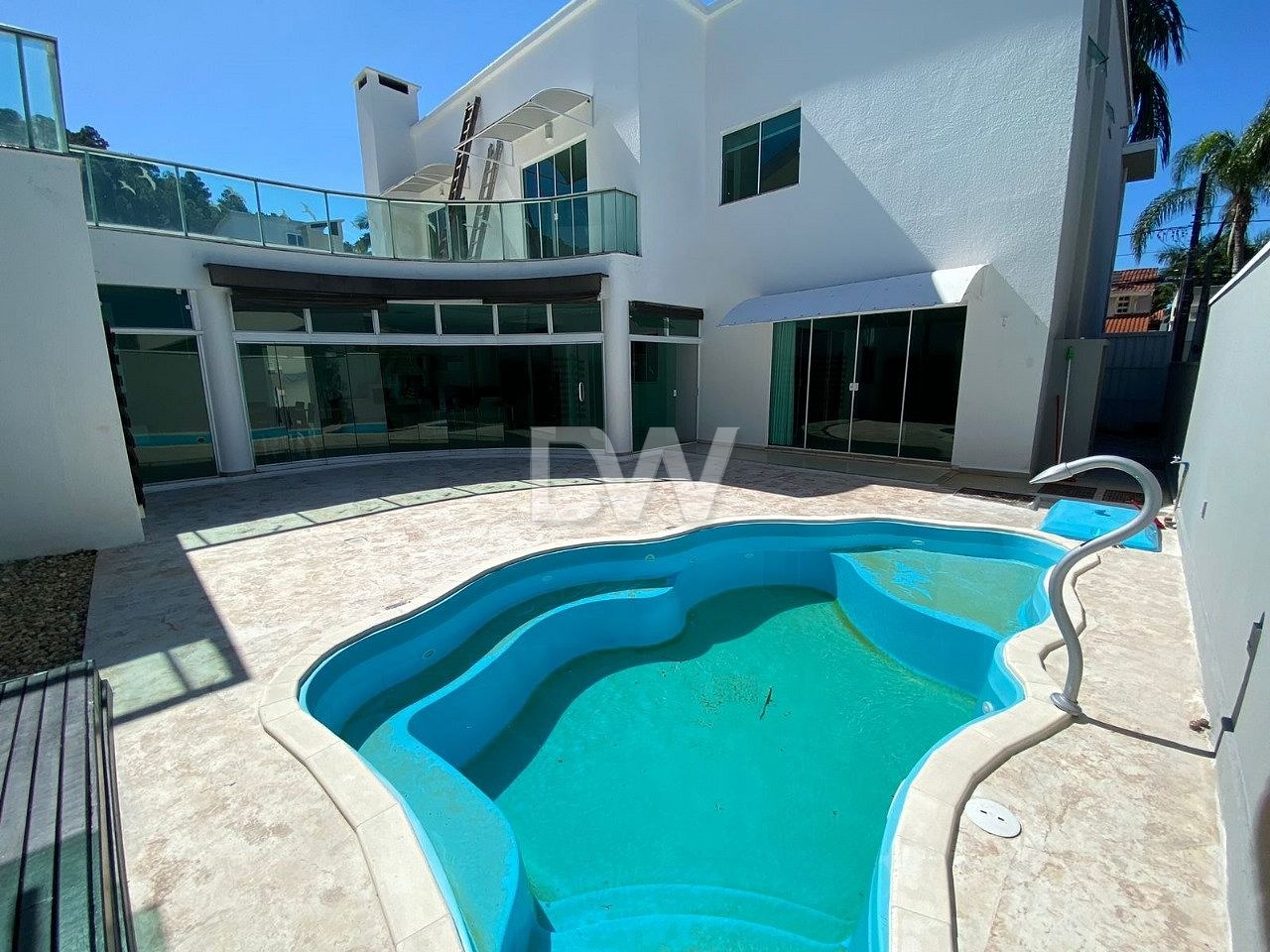 Casa em Condomínio com 5 Suítes à Venda em Balneário Camboriú - Santa Catarina - Brasil - 2