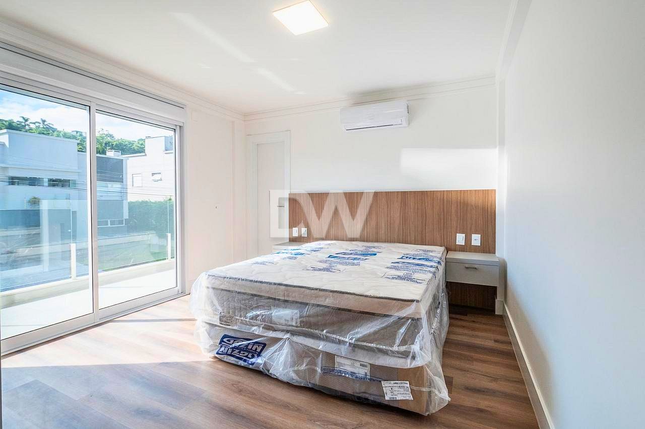 Casa em Condomínio com 5 Suítes à Venda em Balneário Camboriú - Santa Catarina - Brasil - 3