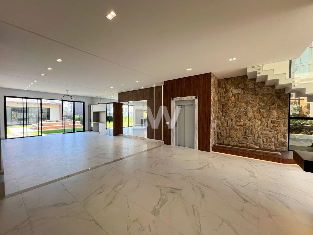 Casa en Condominio de 5 Suites en Venta en Balneário Camboriú - Santa Catarina - Brasil - 3