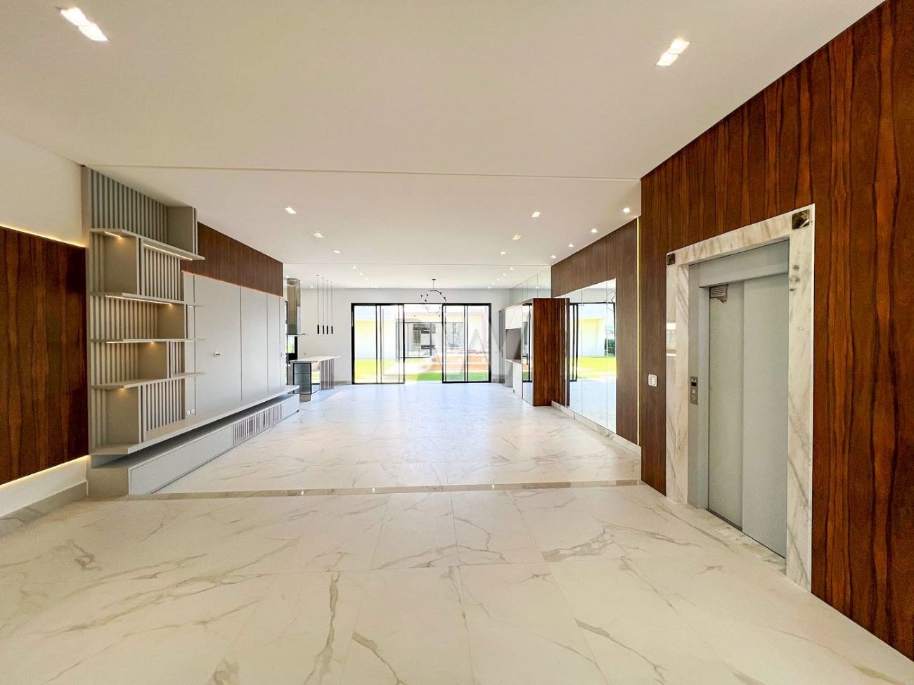 Casa en Condominio de 5 Suites en Venta en Balneário Camboriú - Santa Catarina - Brasil - 4