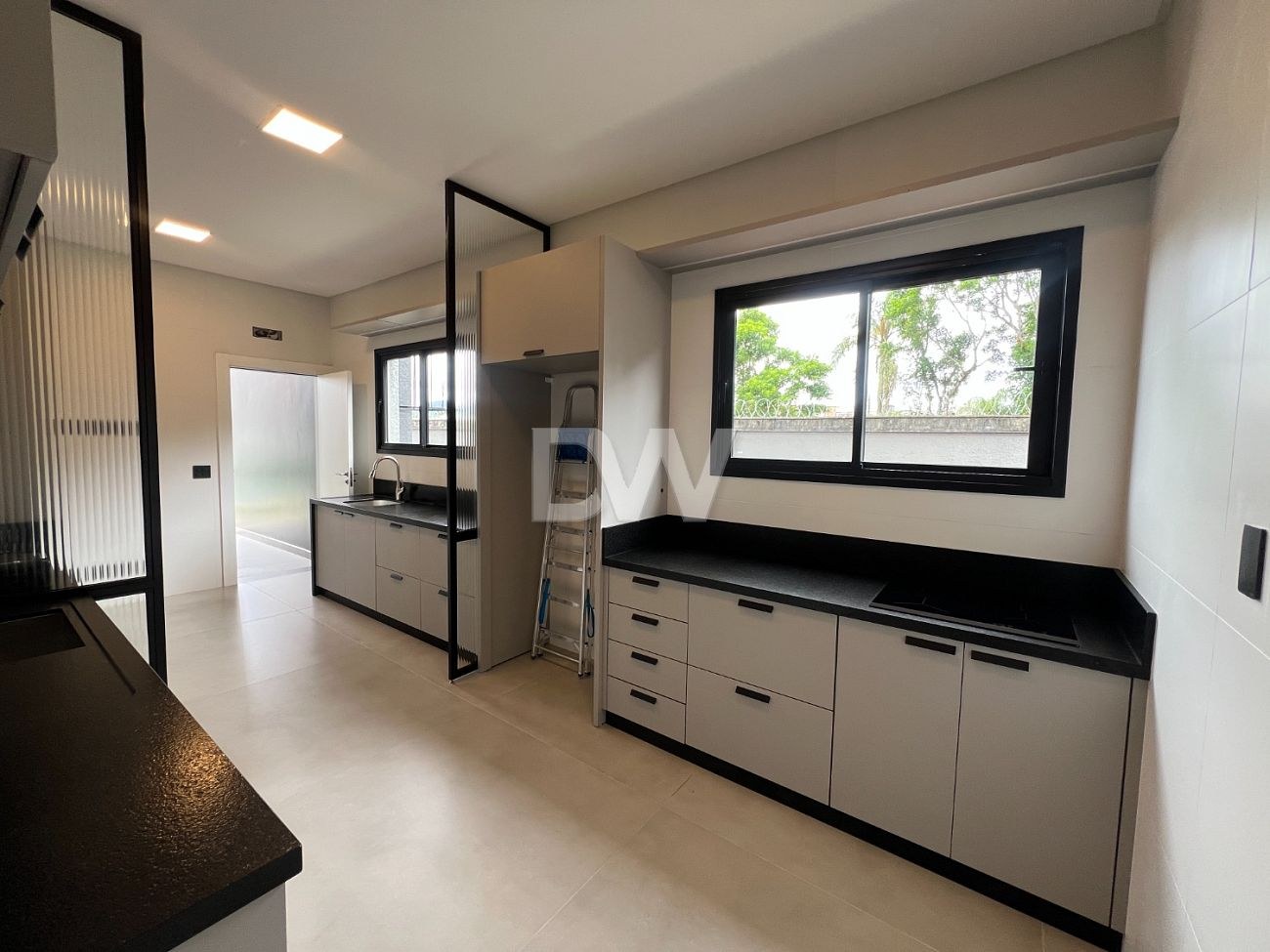 Casa em Condomínio com 5 Suítes à Venda em Camboriú - Santa Catarina - Brasil - 7