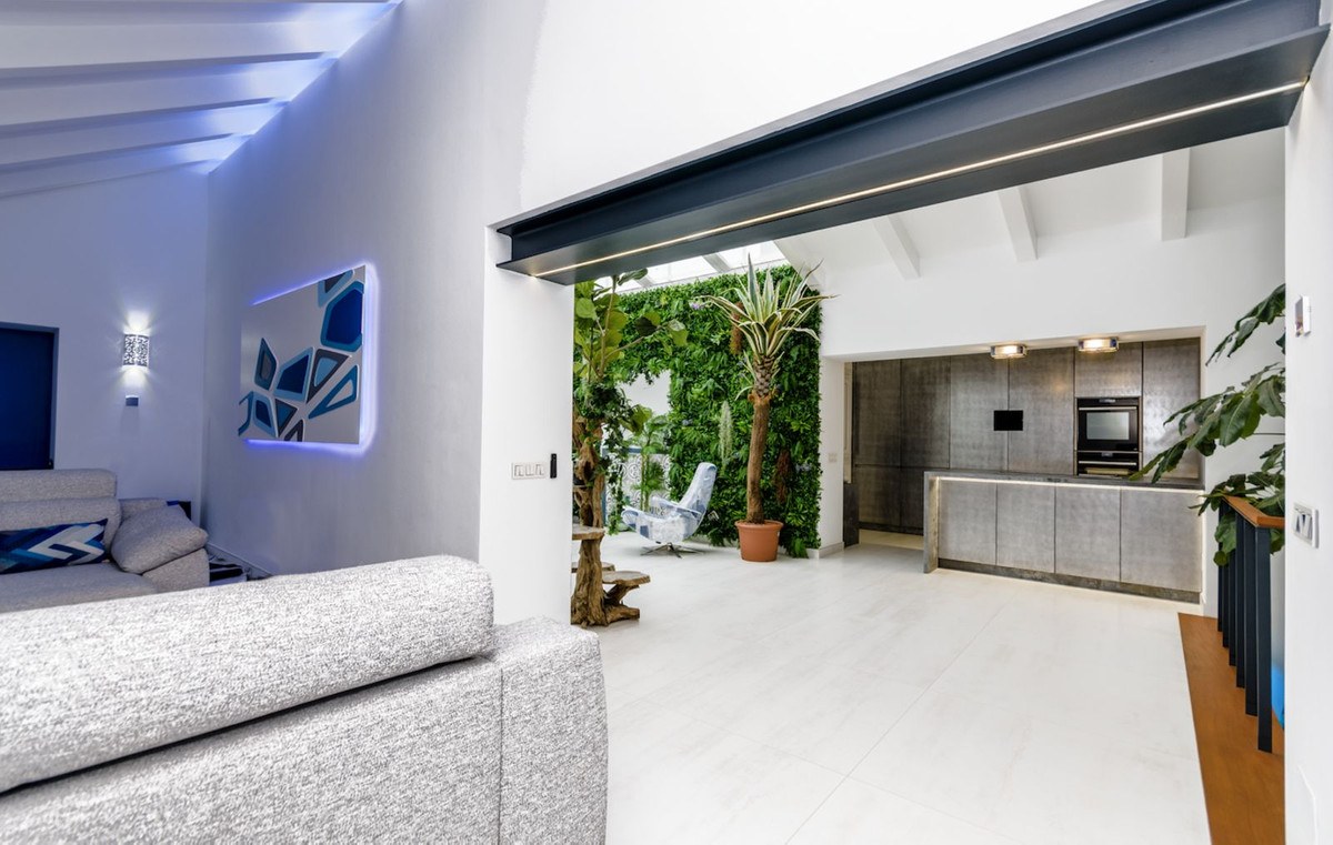 Casa Geminada com 4 Quartos à Venda em Estepona - Costa del Sol - 3