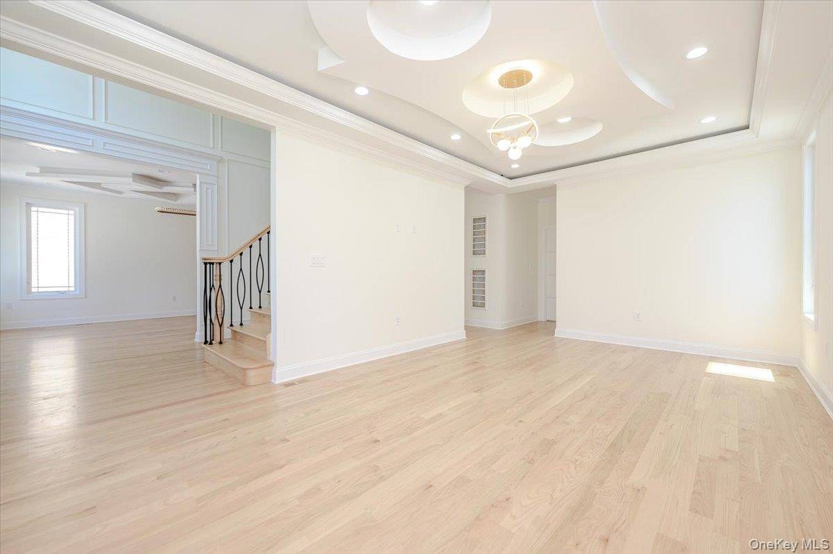 Casa na Planta com 5 Quartos à Venda em Elmont - Nova Iorque - EUA - 6