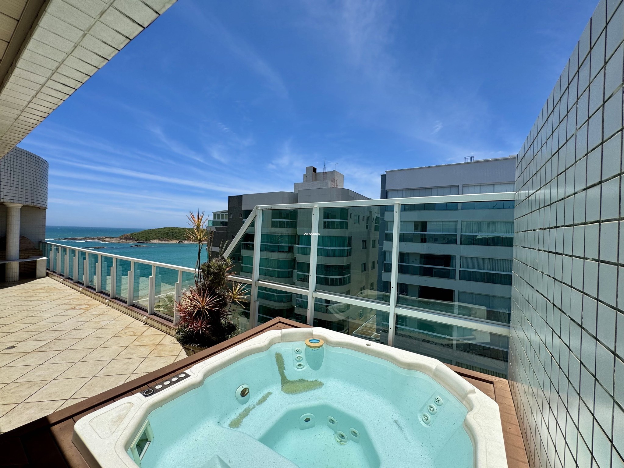 Cobertura de 3 Quartos à Venda na Enseada Azul - Guarapari - Espírito Santo - Brasil - 1
