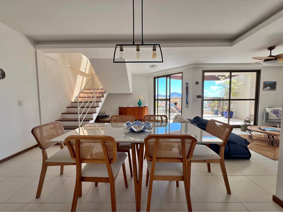 Cobertura de 4 Quartos à Venda na Praia de Peracanga – Guarapari – ES - 1