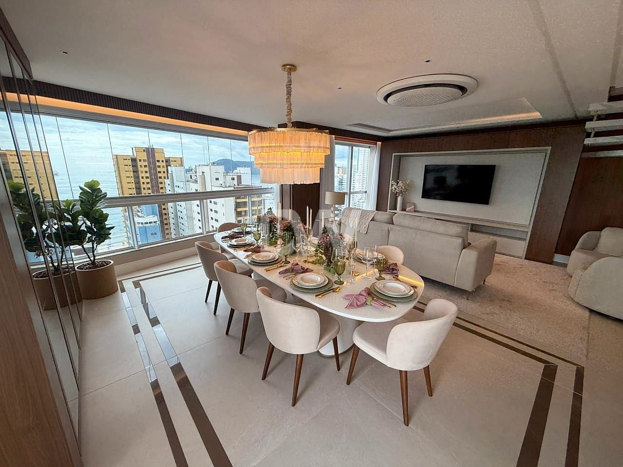 Penthouse Duplex 4 Suites à Vendre à Balneário Camboriú - Santa Catarina - Brésil - 2