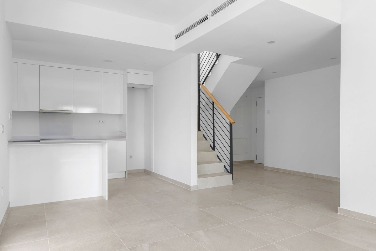 Dúplex de 5 Dormitorios en Venta en Benalmádena, Costa del Sol - 8