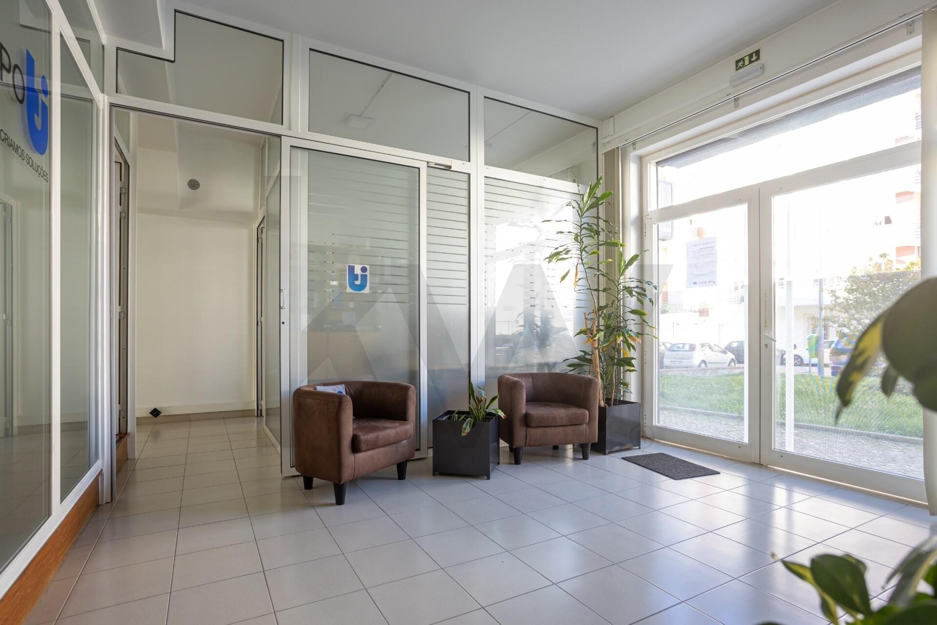 Escritório  à Venda em Almada - Setúbal - Portugal - 4
