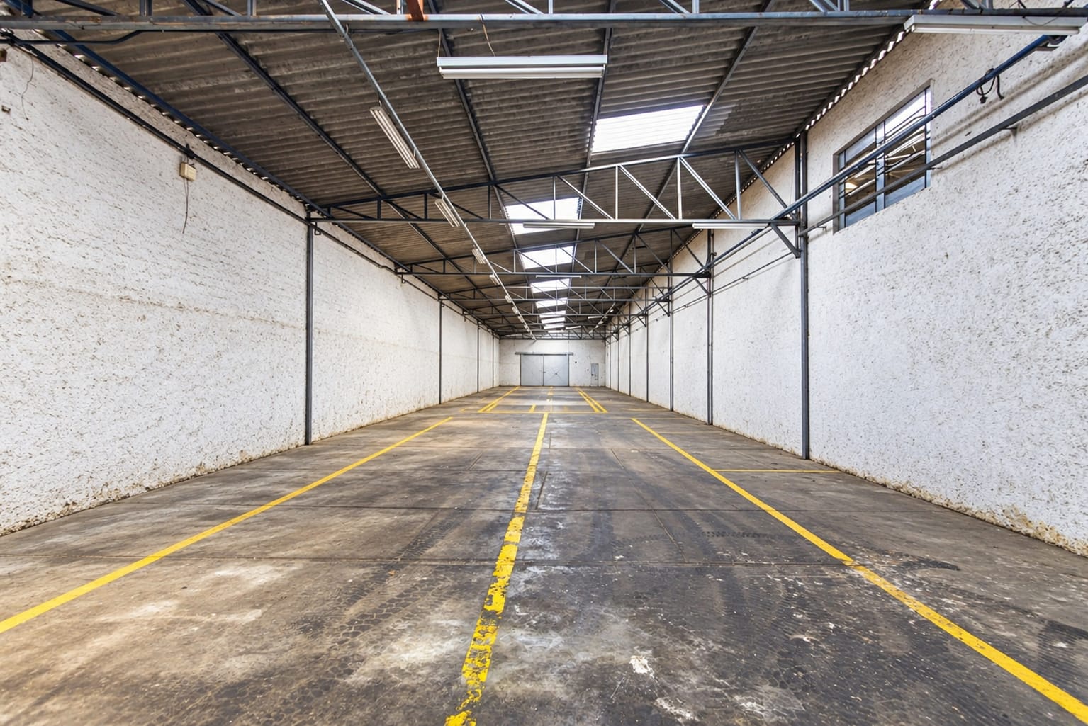 Galpão Comercial e Industrial à Venda em Colombo - Paraná - Brasil - 5