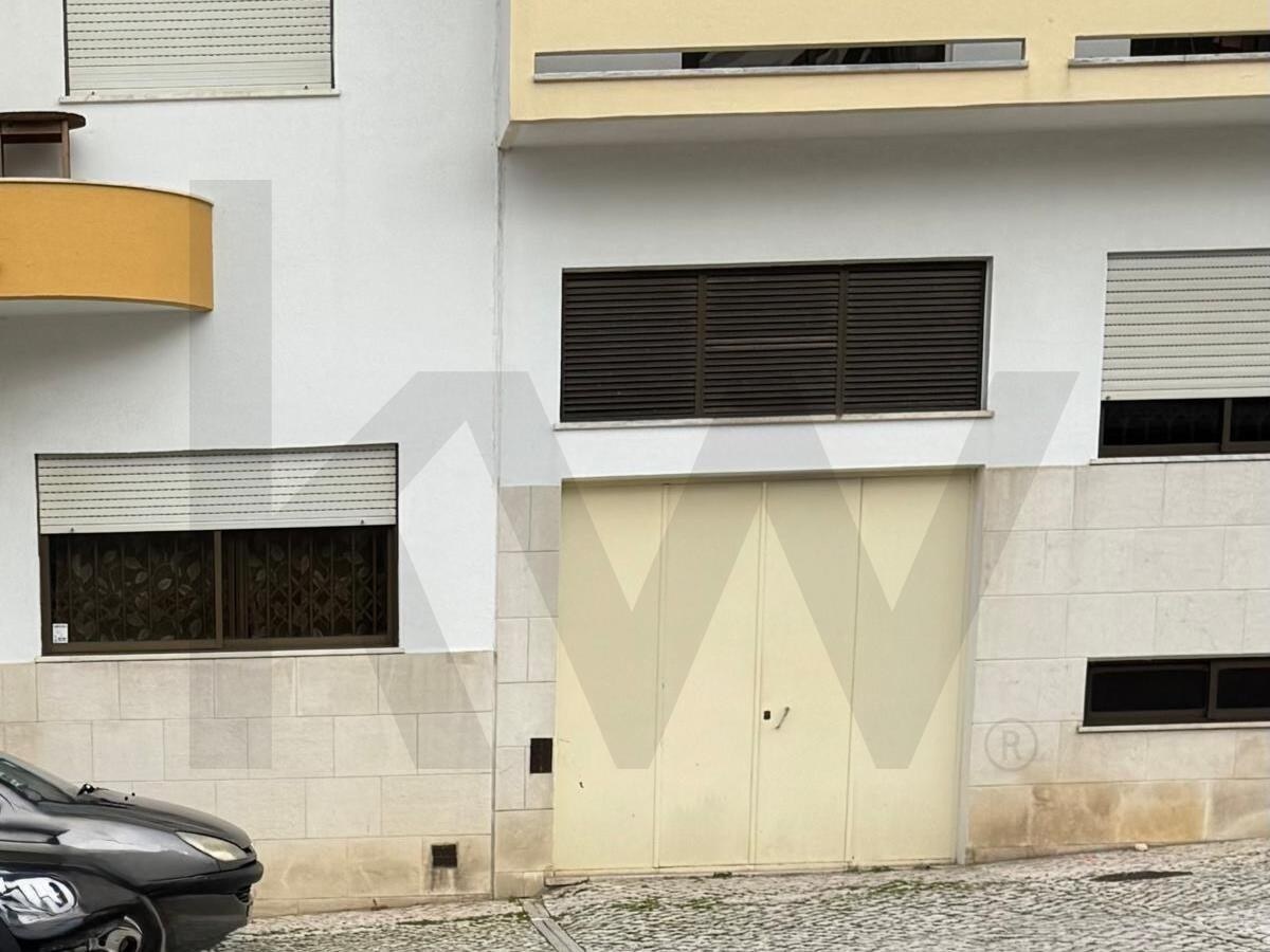 Garagem  à Venda em Almada - Setúbal - Portugal - 3
