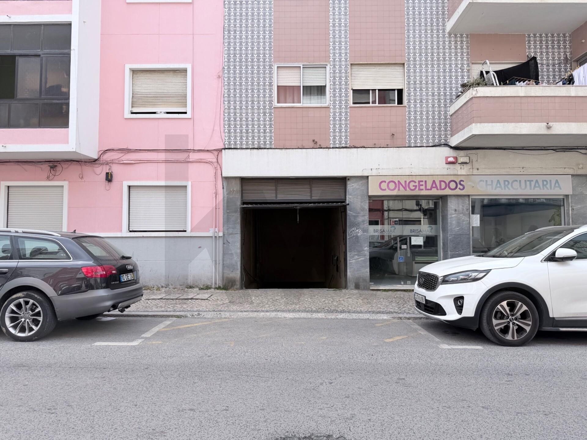 Garagem à Venda em Barreiro - Setúbal - Portugal - 2