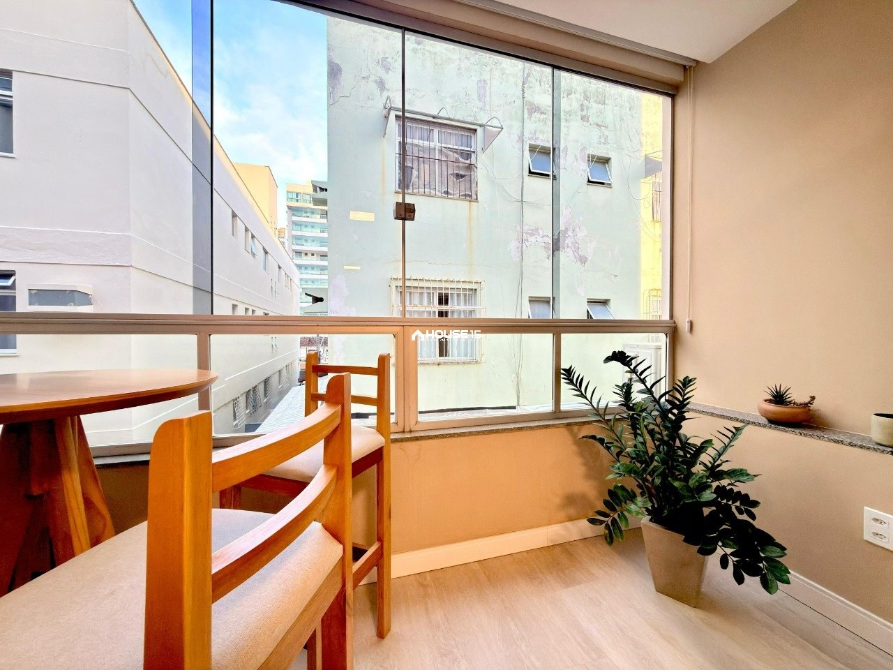 Apartamento de 3 Quartos à Venda na Praia do Morro - Guarapari - Espírito Santo - Brasil - 2