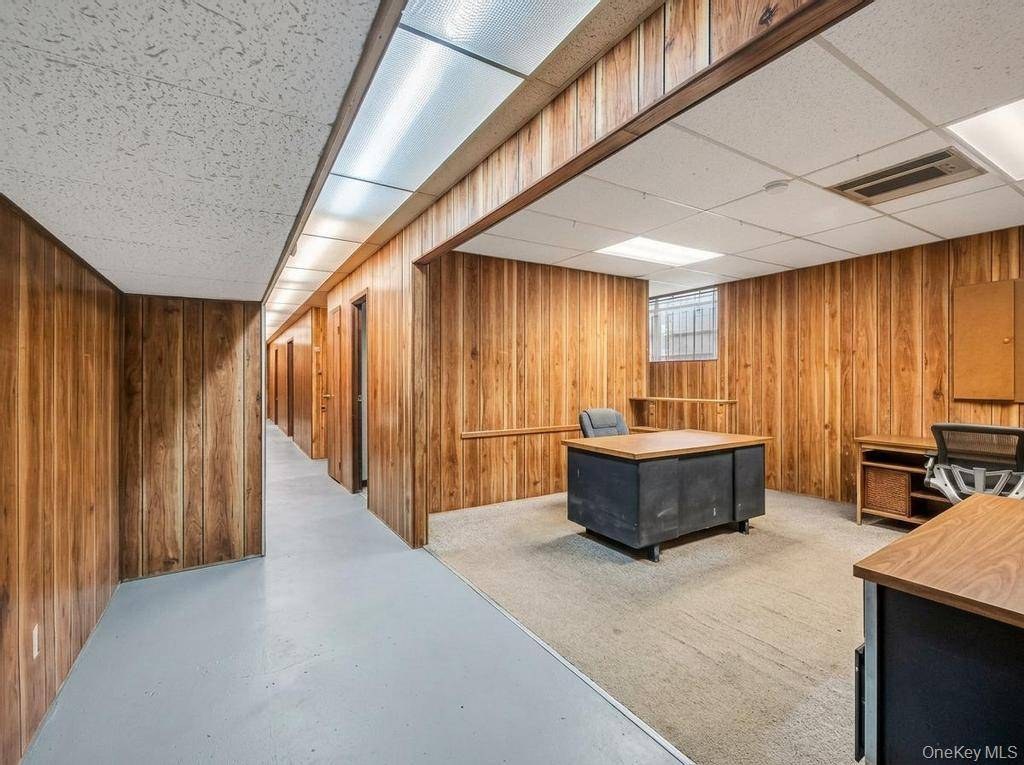 Imóvel Comercial à Venda em College Point - Nova Iorque - EUA - 5