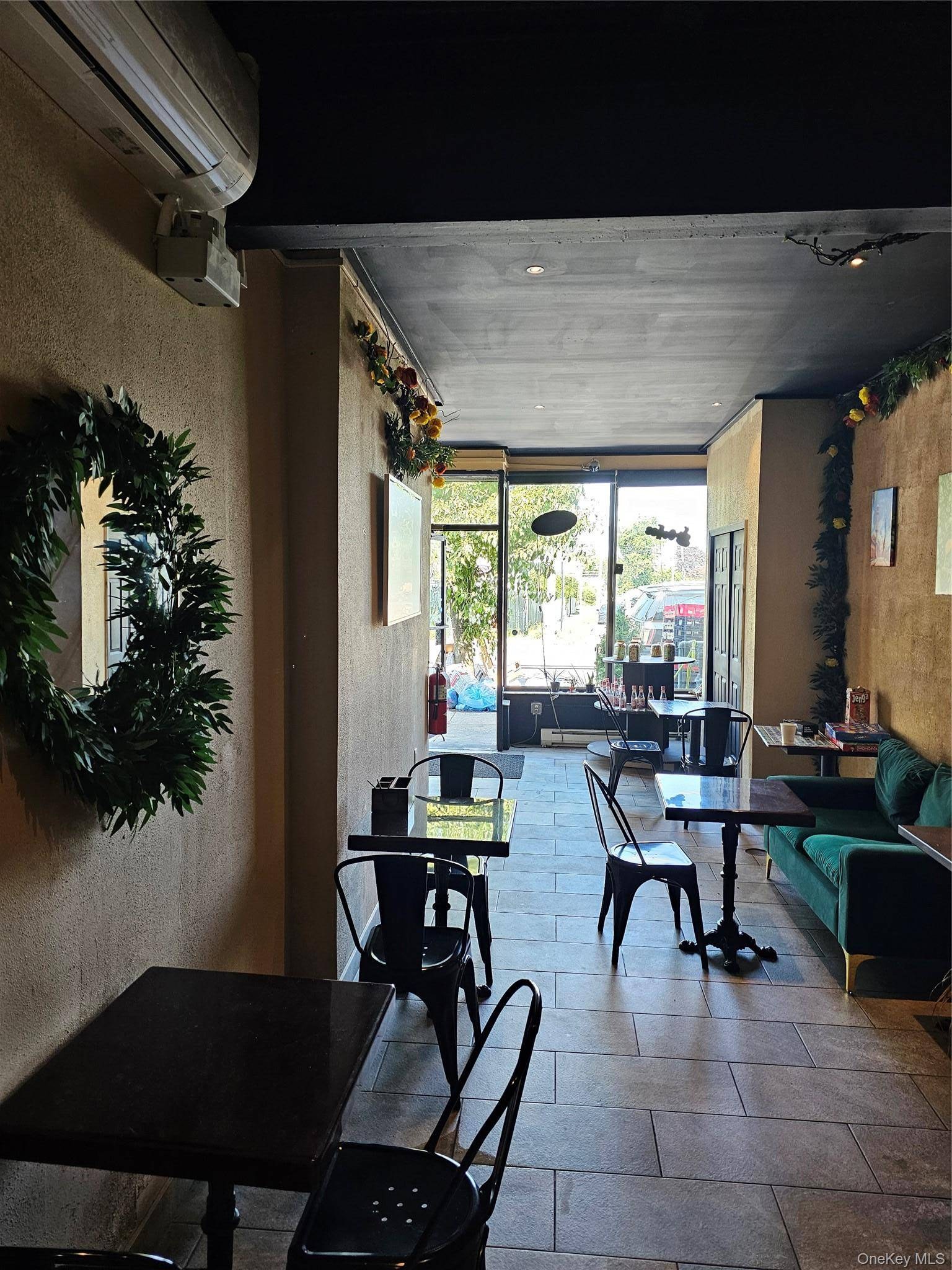Imóvel Comercial à Venda em Elmont - Nova Iorque - EUA - 2