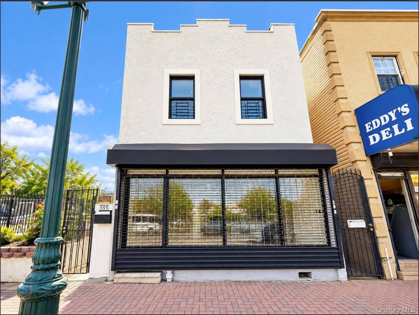 Imóvel Comercial à Venda em Elmont - Nova Iorque - EUA - 2