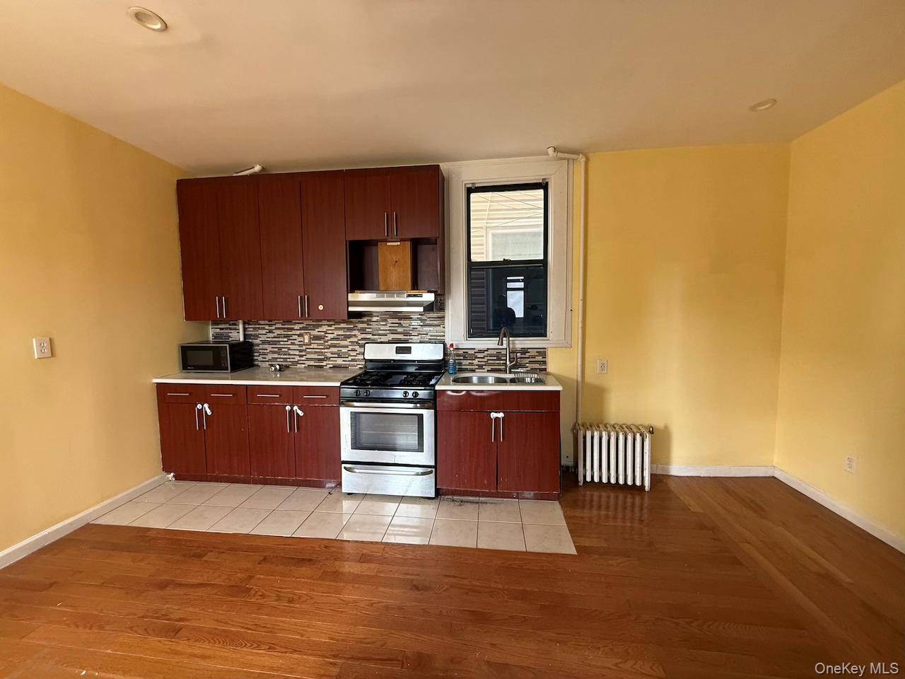 Imóvel Comercial à Venda em Elmont - Nova Iorque - EUA - 3