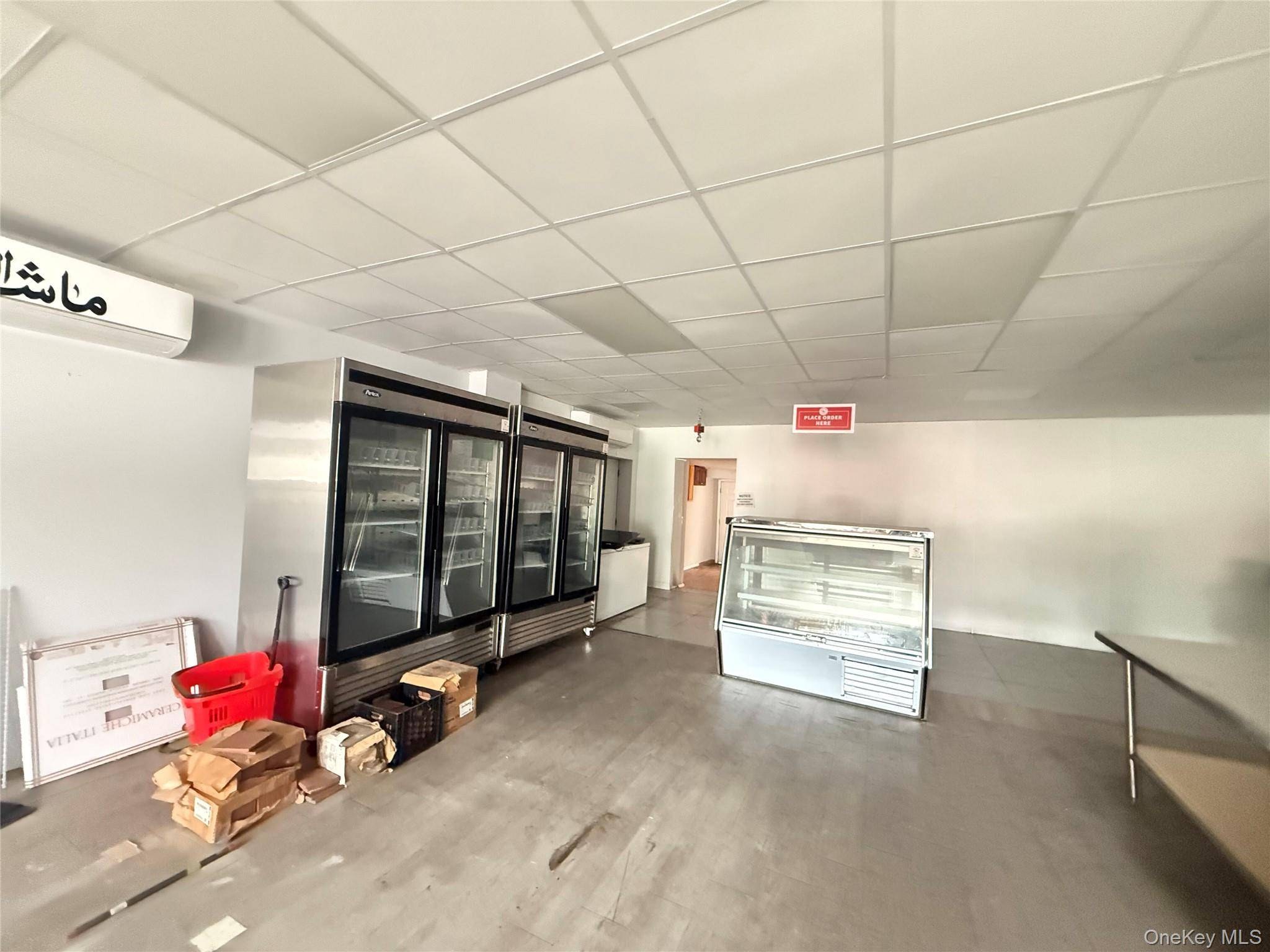 Imóvel Comercial à Venda em Elmont - Nova Iorque - EUA - 2
