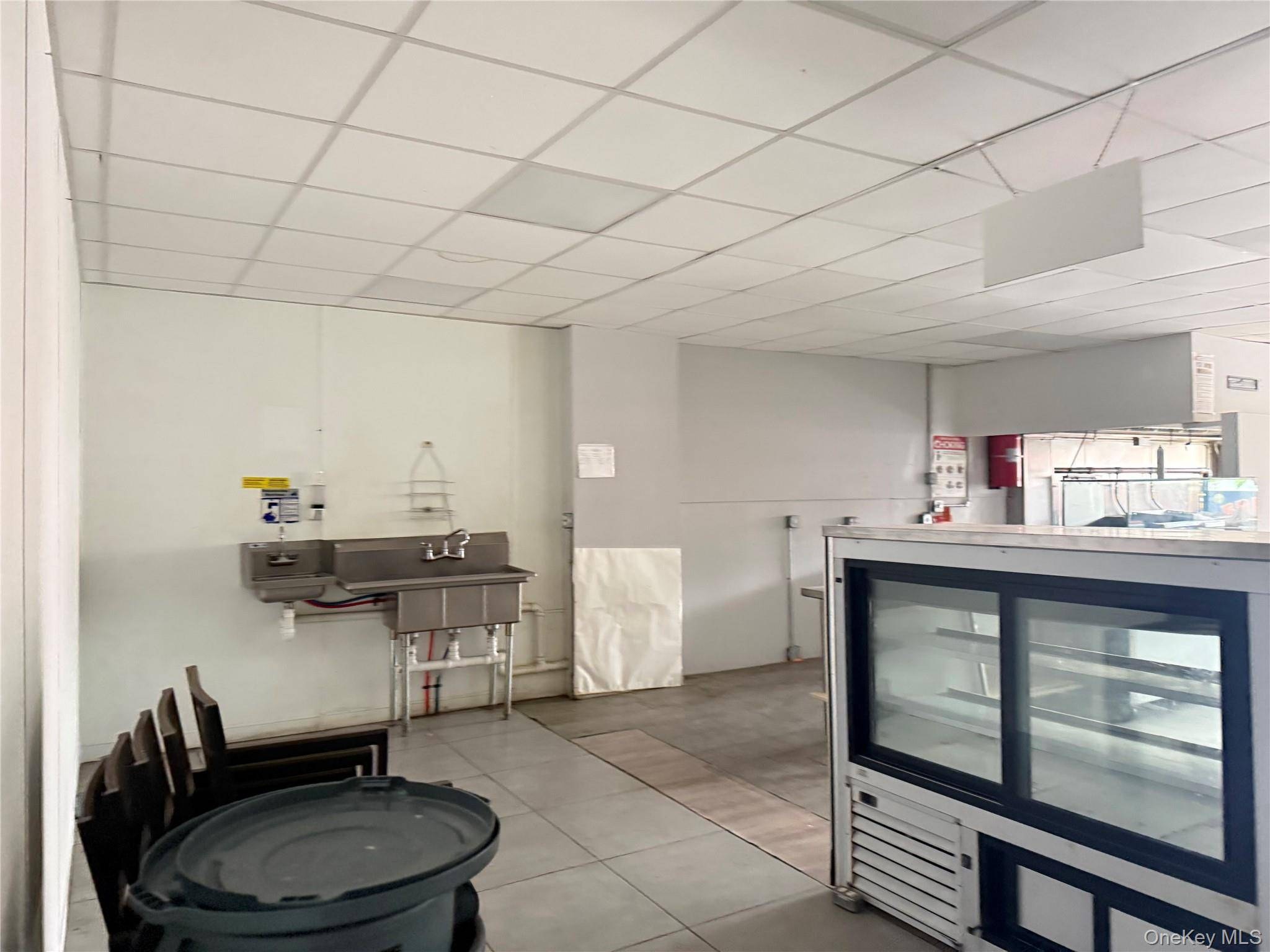 Imóvel Comercial à Venda em Elmont - Nova Iorque - EUA - 6