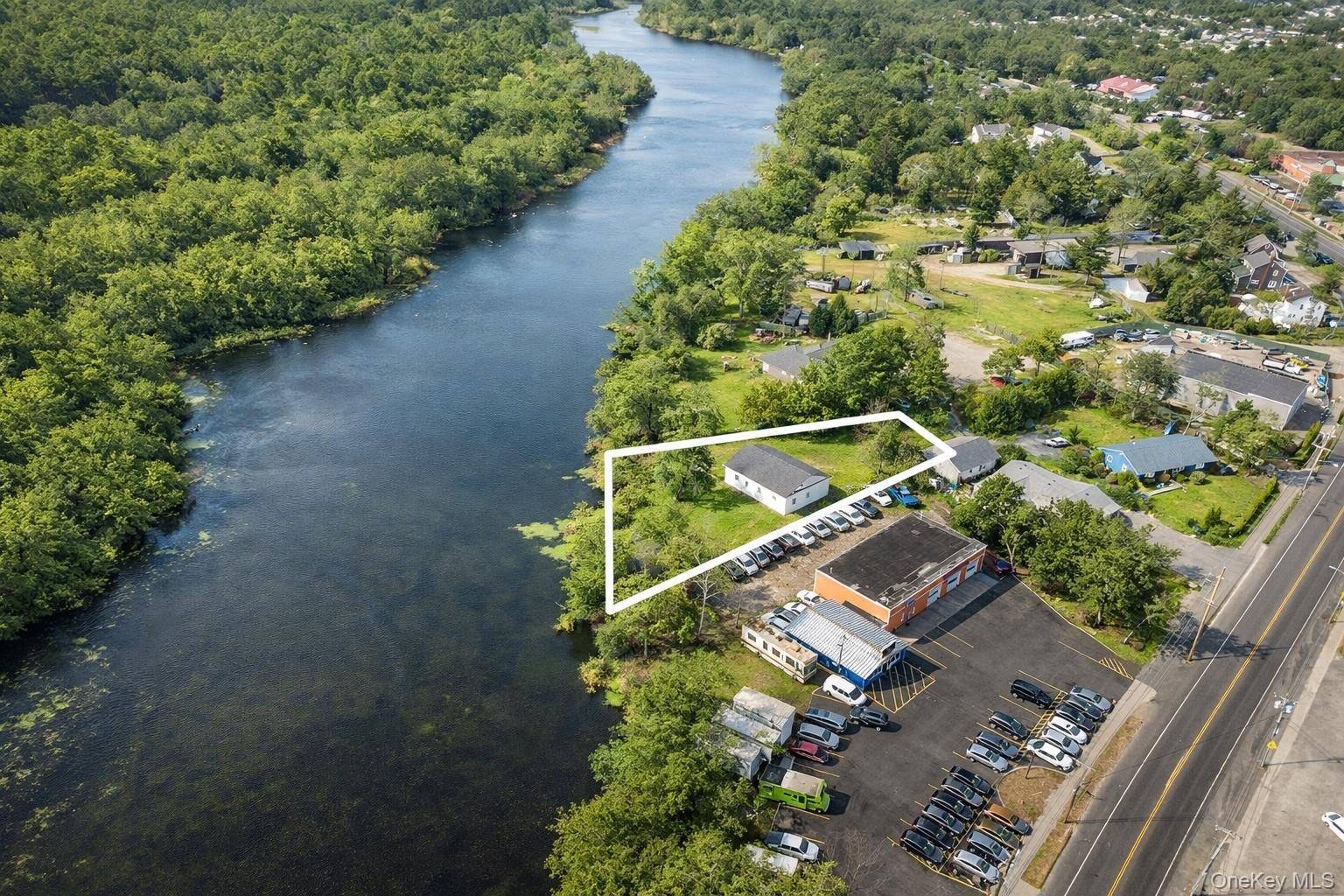 Imóvel Comercial à Venda em Riverhead - Nova Iorque - EUA - 2