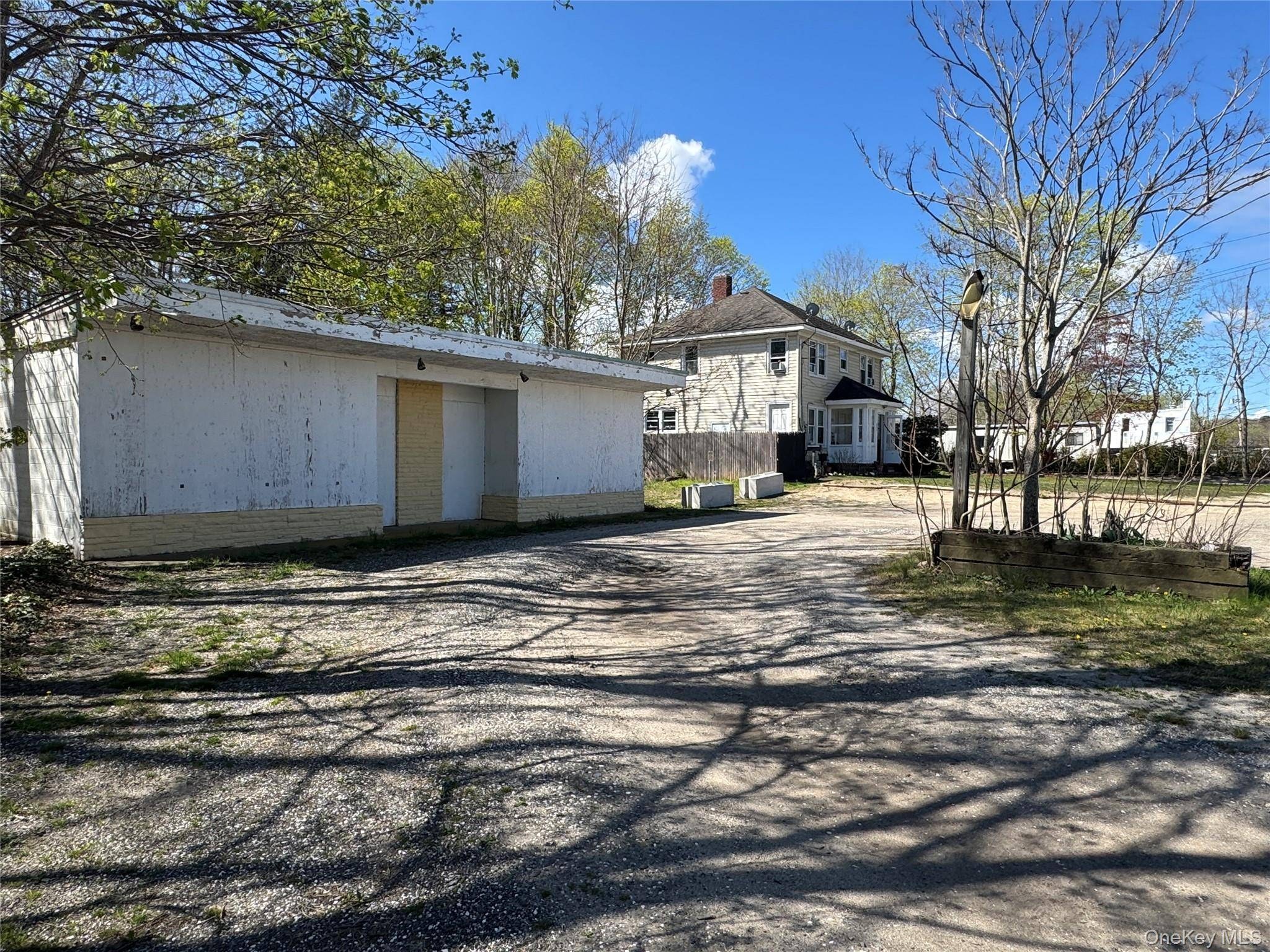 Imóvel Comercial à Venda em Riverhead - Nova Iorque - EUA - 2