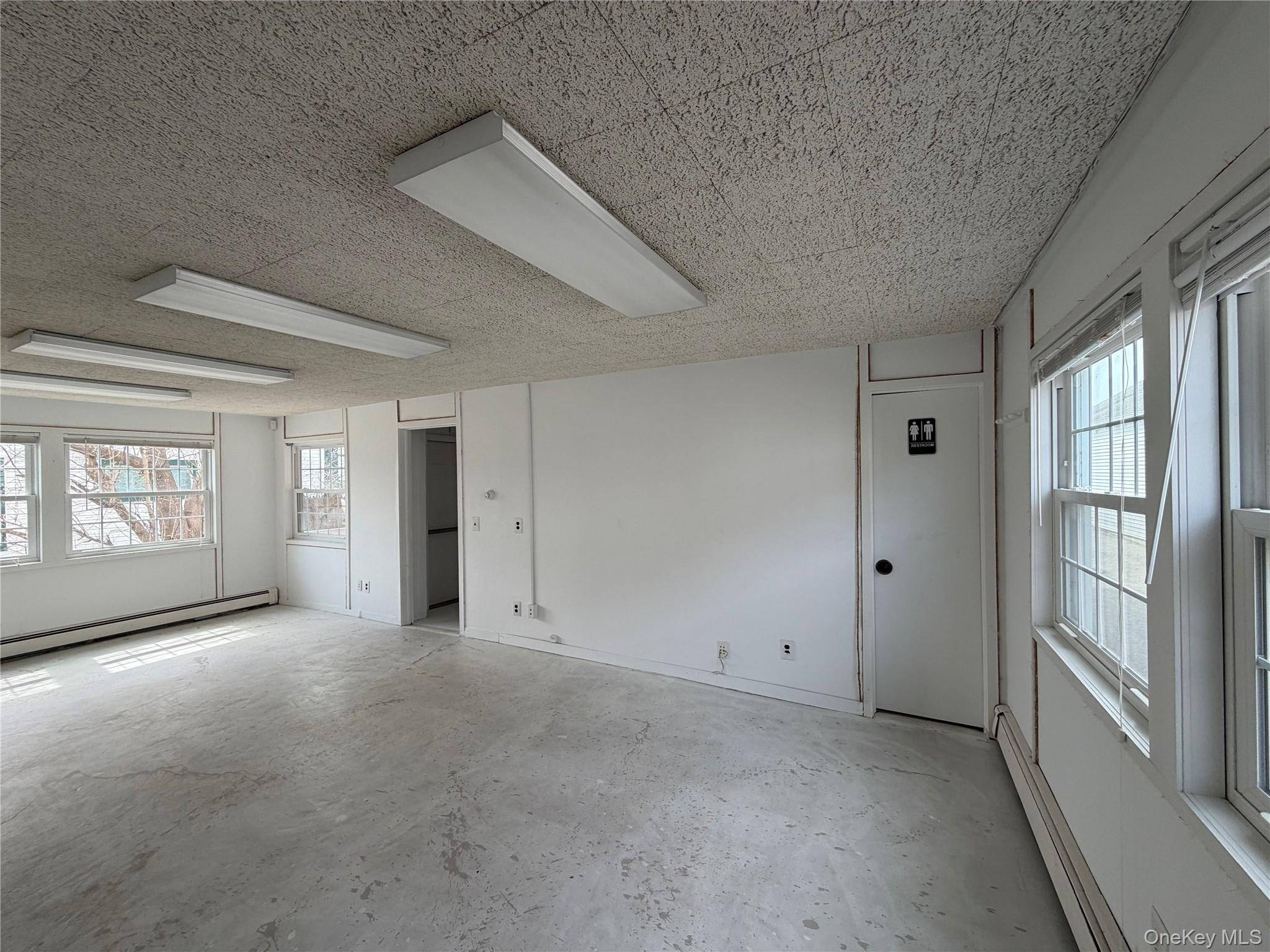 Imóvel Comercial à Venda em Riverhead - Nova Iorque - EUA - 8