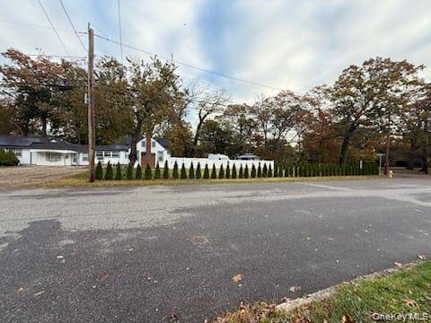 Imóvel Multifamiliar à Venda em Amityville - Nova Iorque - EUA - 1