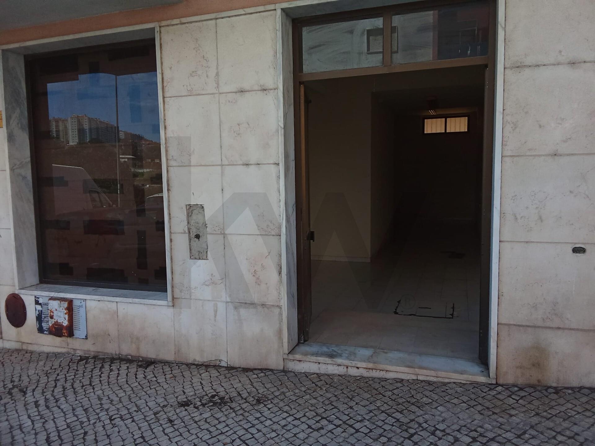 Loja à Venda em Agualva-Cacém - Lisboa - Portugal - 2