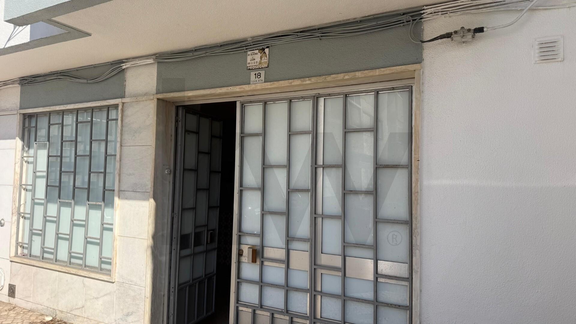 Loja à Venda em Agualva-Cacém - Lisboa - Portugal - 4