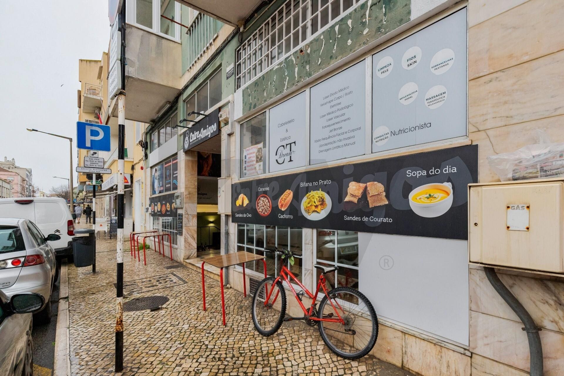 Loja  à Venda em Almada - Setúbal - Portugal - 2
