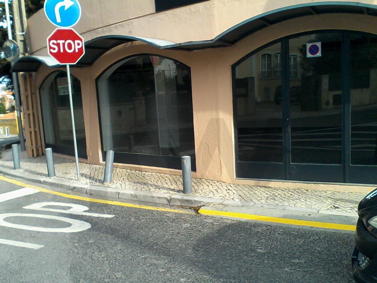 Loja à Venda em Cascais - Lisboa - Portugal - 1