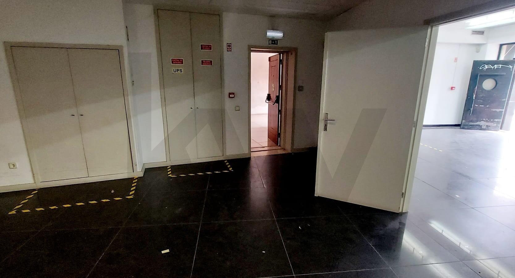Loja à Venda em Matosinhos - Porto - Portugal - 7