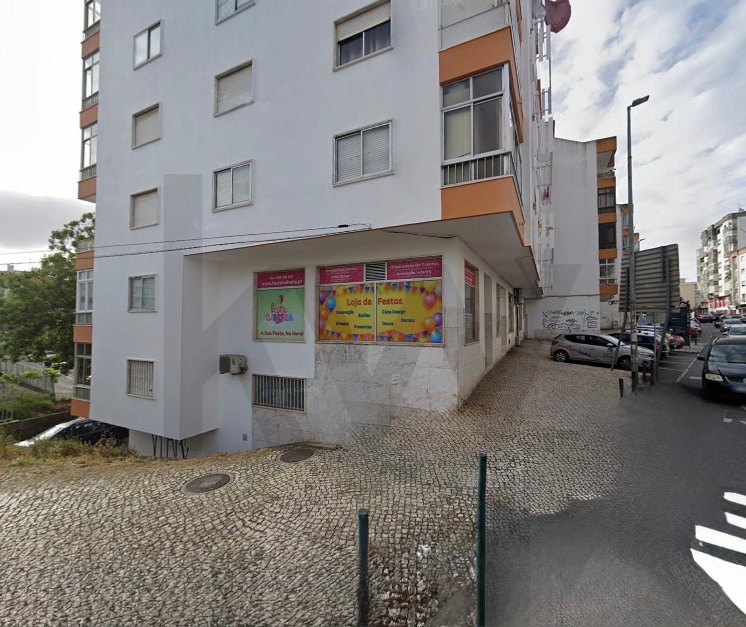 Loja à Venda em Queluz - Lisboa - Portugal - 1