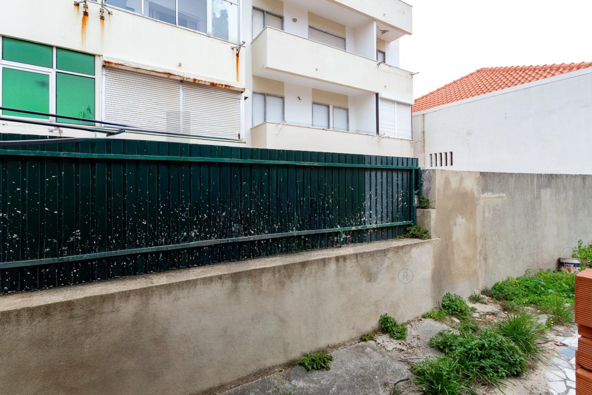 Moradia T2 à Venda em Almada - Setúbal - Portugal - 8