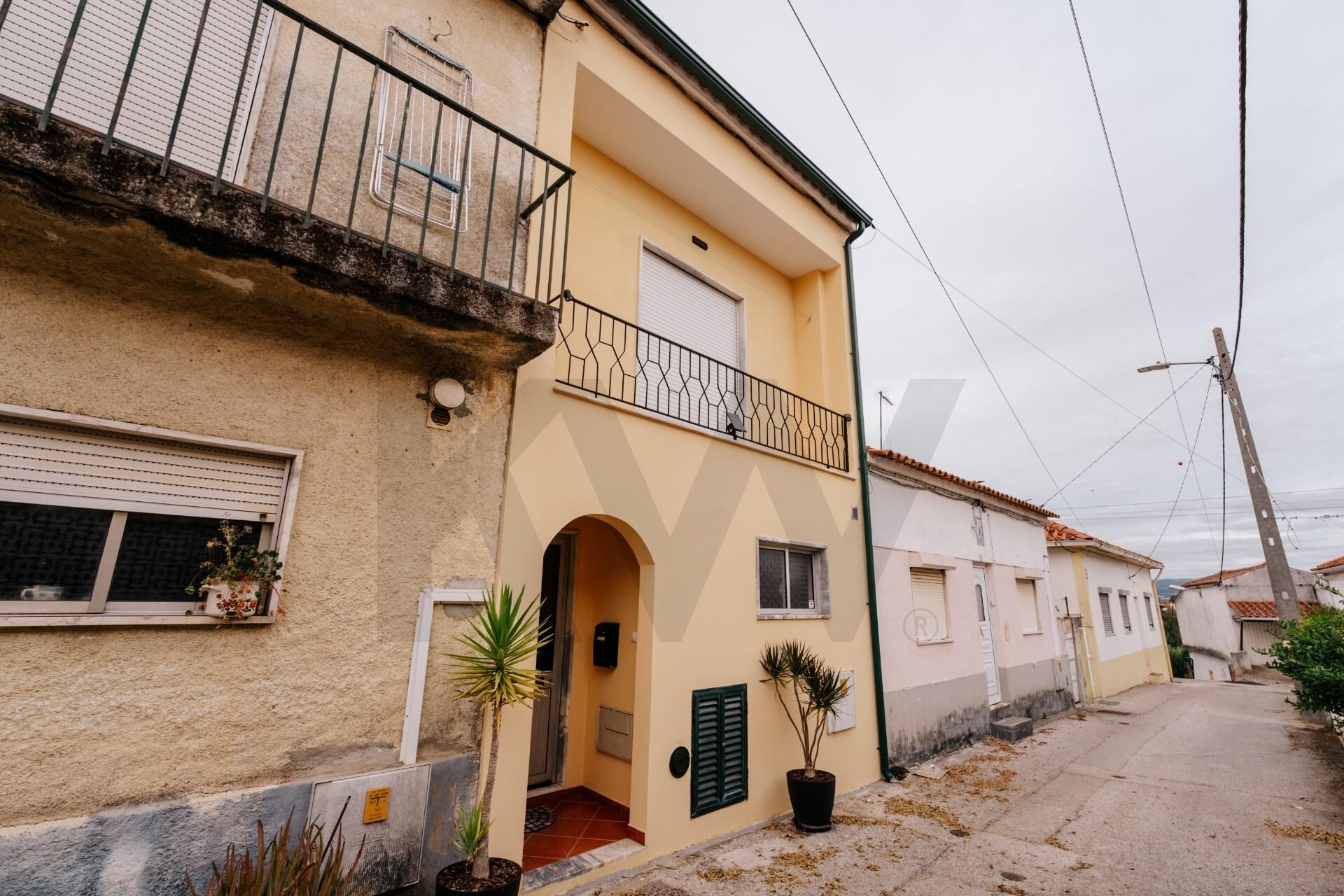 Moradia T2 à Venda em Coimbra - Coimbra - Portugal - 1