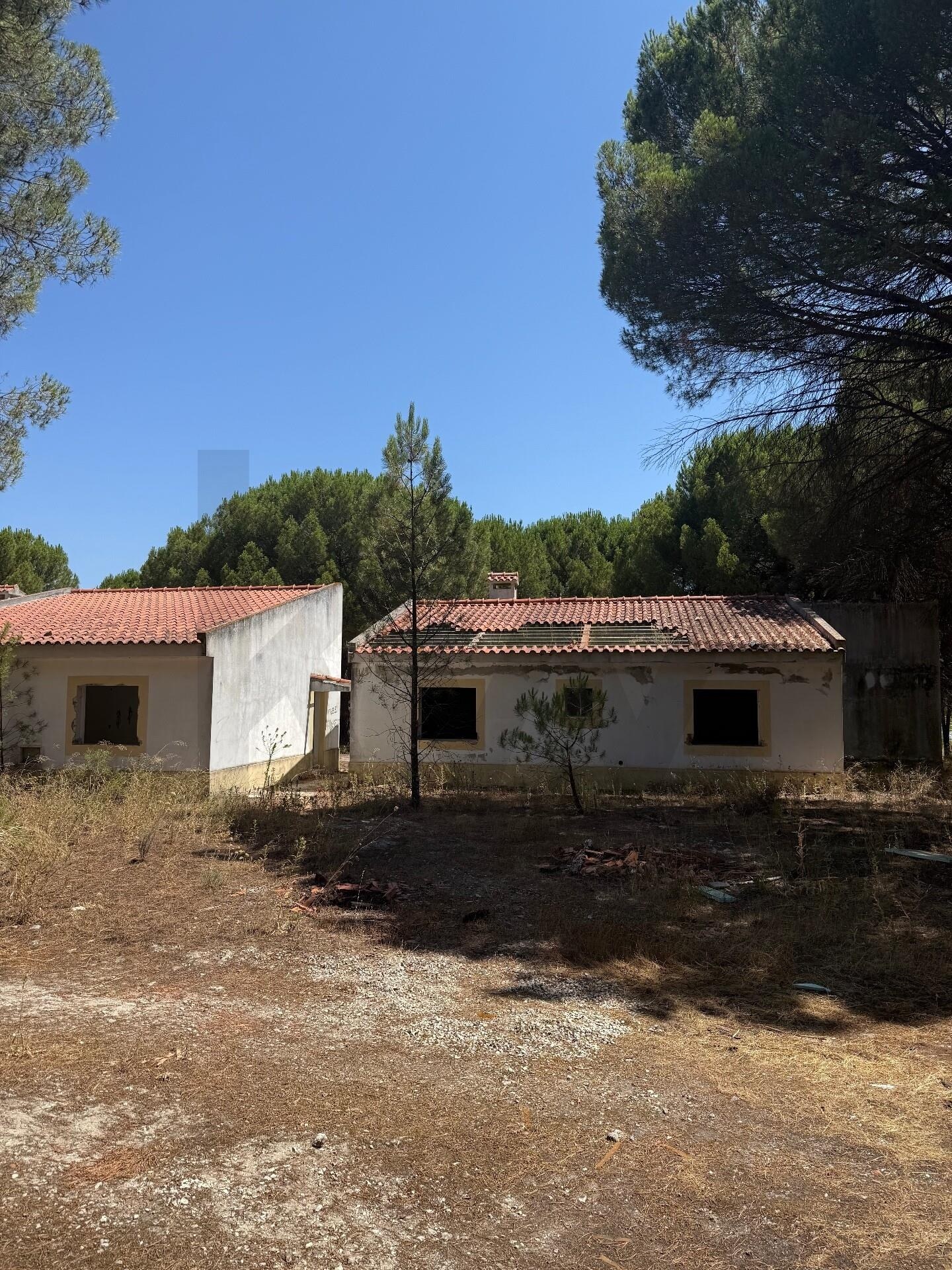 Moradia T2 à Venda em Montijo - Setúbal - Portugal - 1